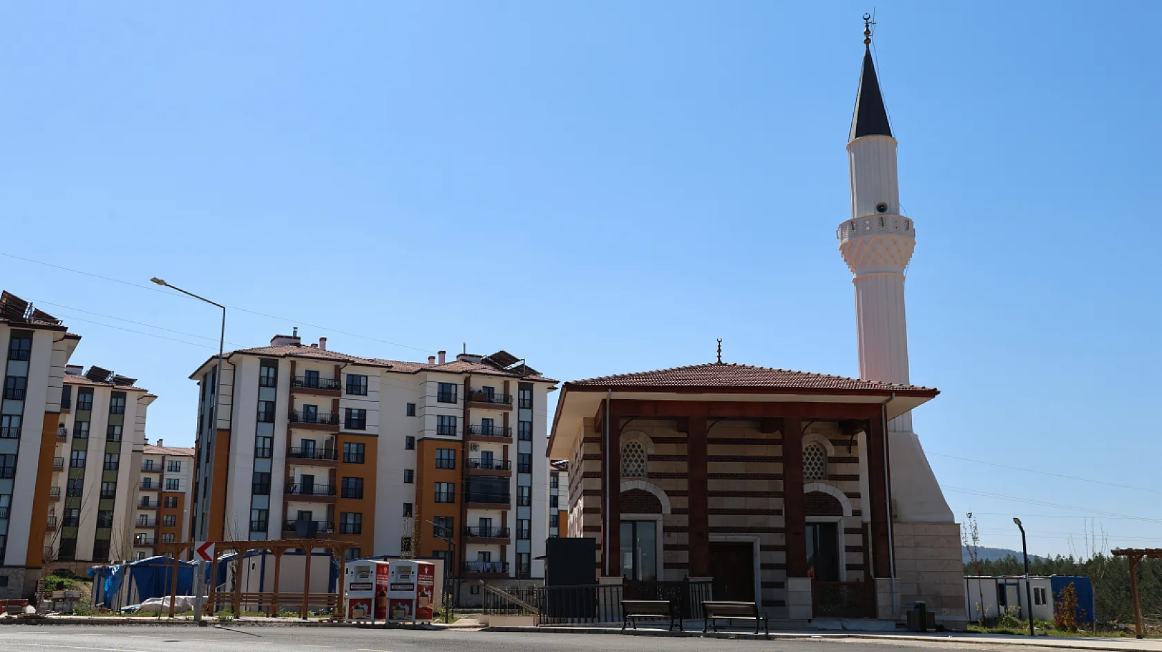 Muğla'da ibadete açılmadan harabeye döndü