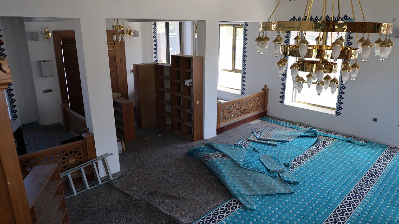 Muğla'da ibadete açılmadan harabeye döndü
