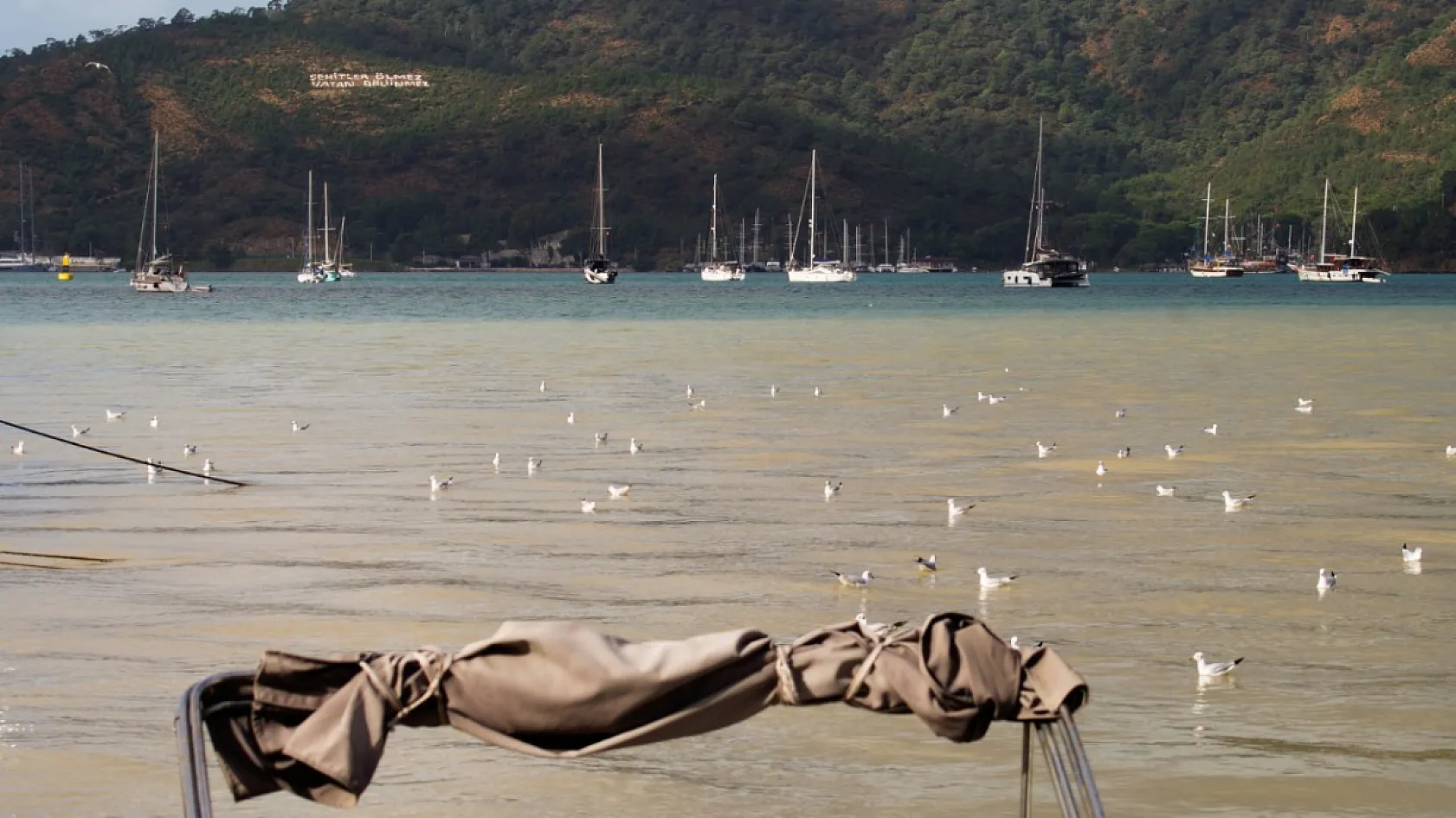 Fethiye Körfezi Çamur Rengini Aldı