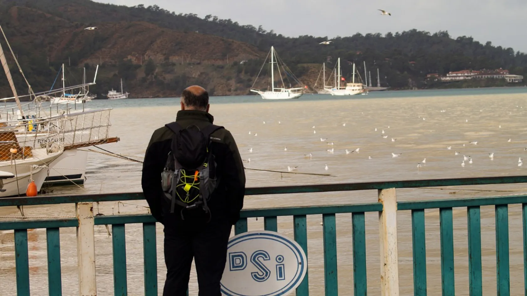 Fethiye Körfezi Çamur Rengini Aldı