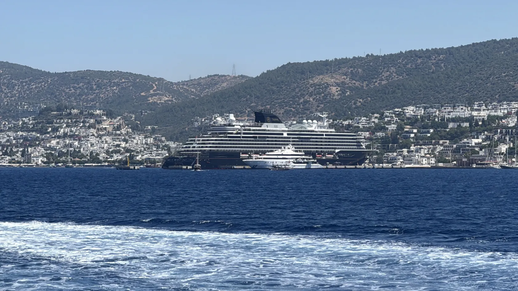 'Explora I' gemisi Bodrum'a 734 yolcu getirdi