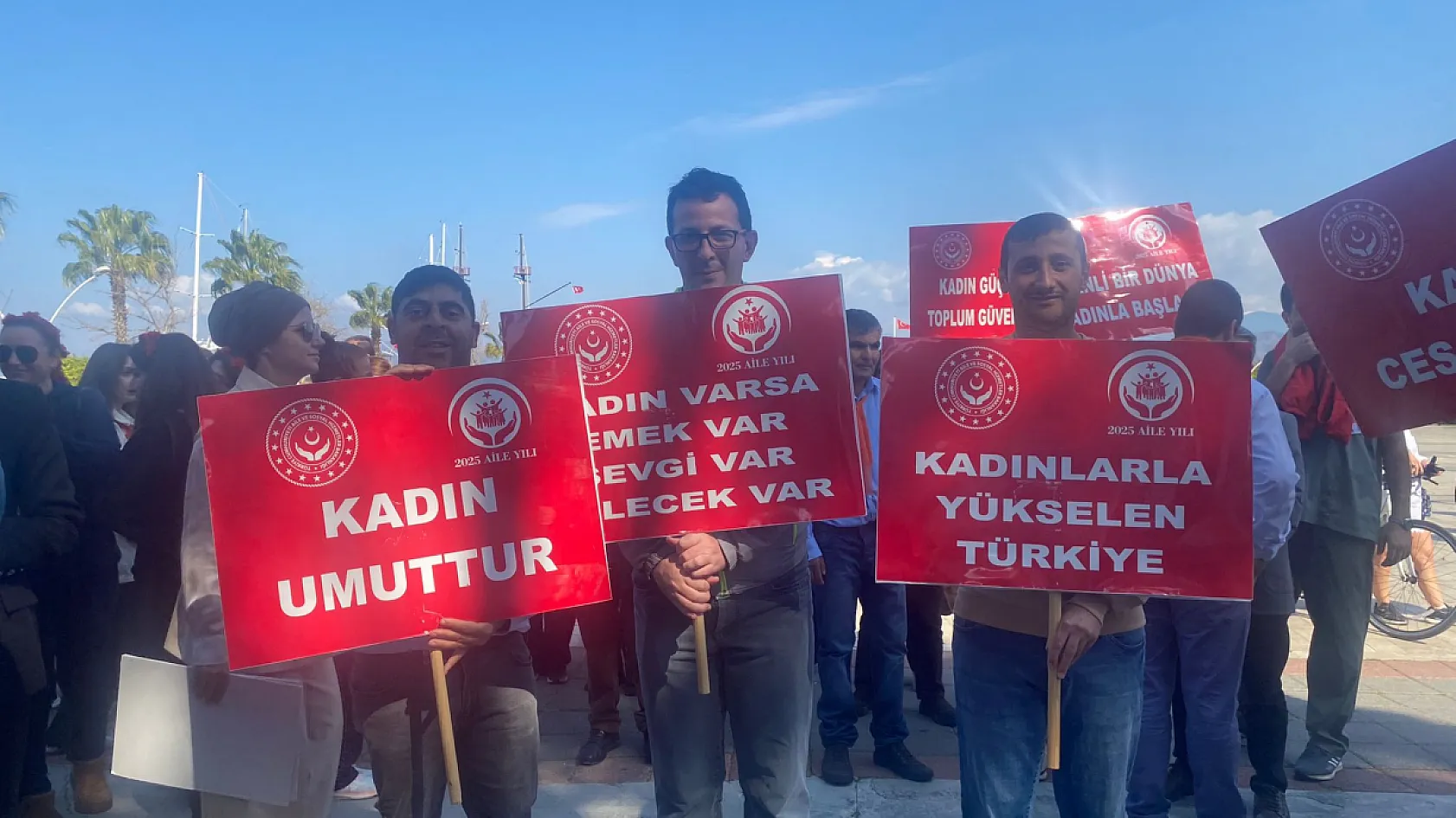 Fethiye Kaymakamı Akkaya kadın üreticiler ve kurum stantlarını inceledi