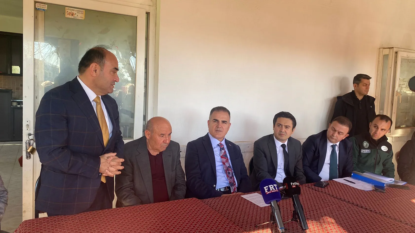 Vali İdris Akbıyık Seydikemer'de sel bölgesinde: Sorunları yerinde dinledi
