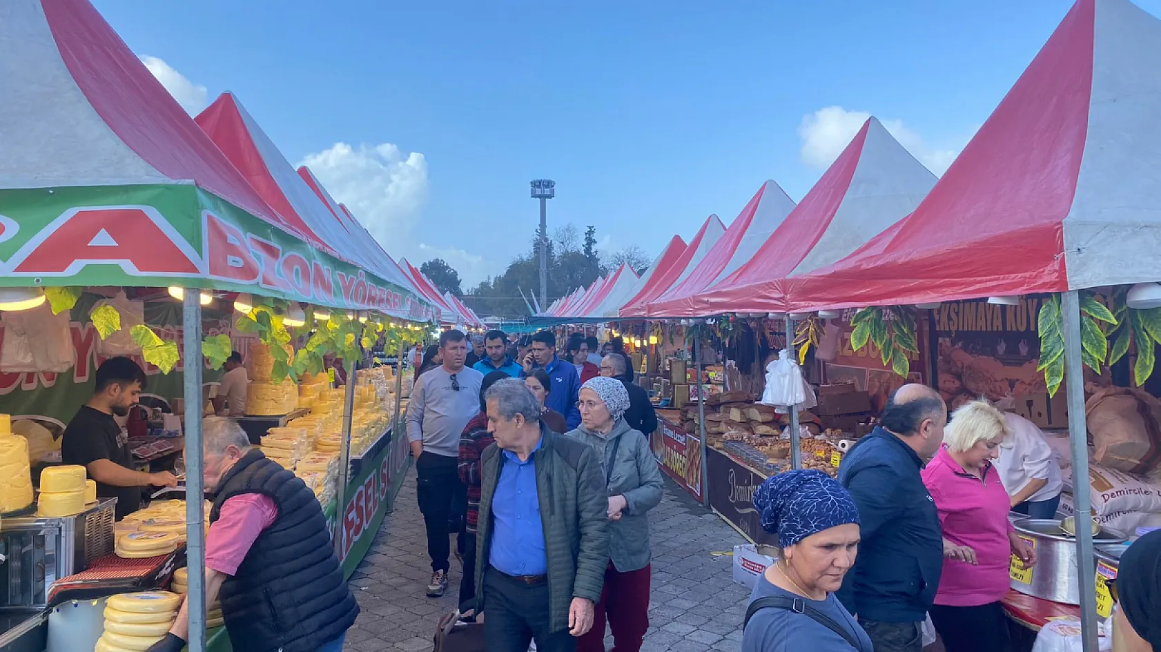 Fethiye'de 1. Hamsi Festivali Üçüncü Gününde Yoğun İlgi Görüyor