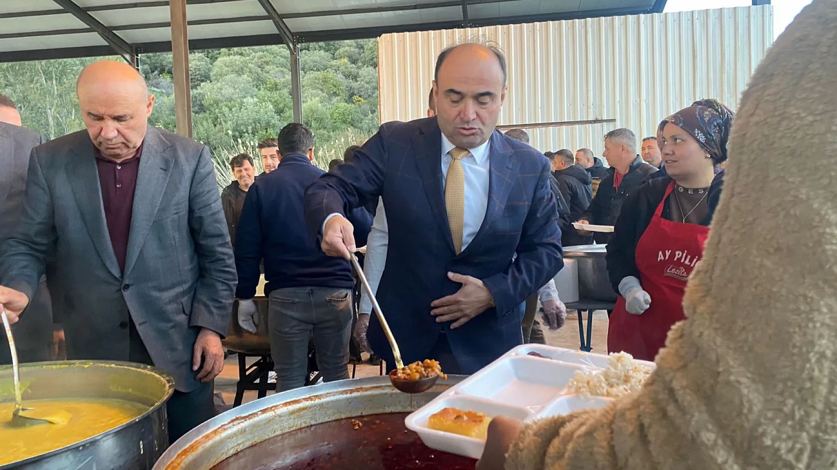 Karadere İftarında Devlet Protokolü Vatandaşlarla Buluştu