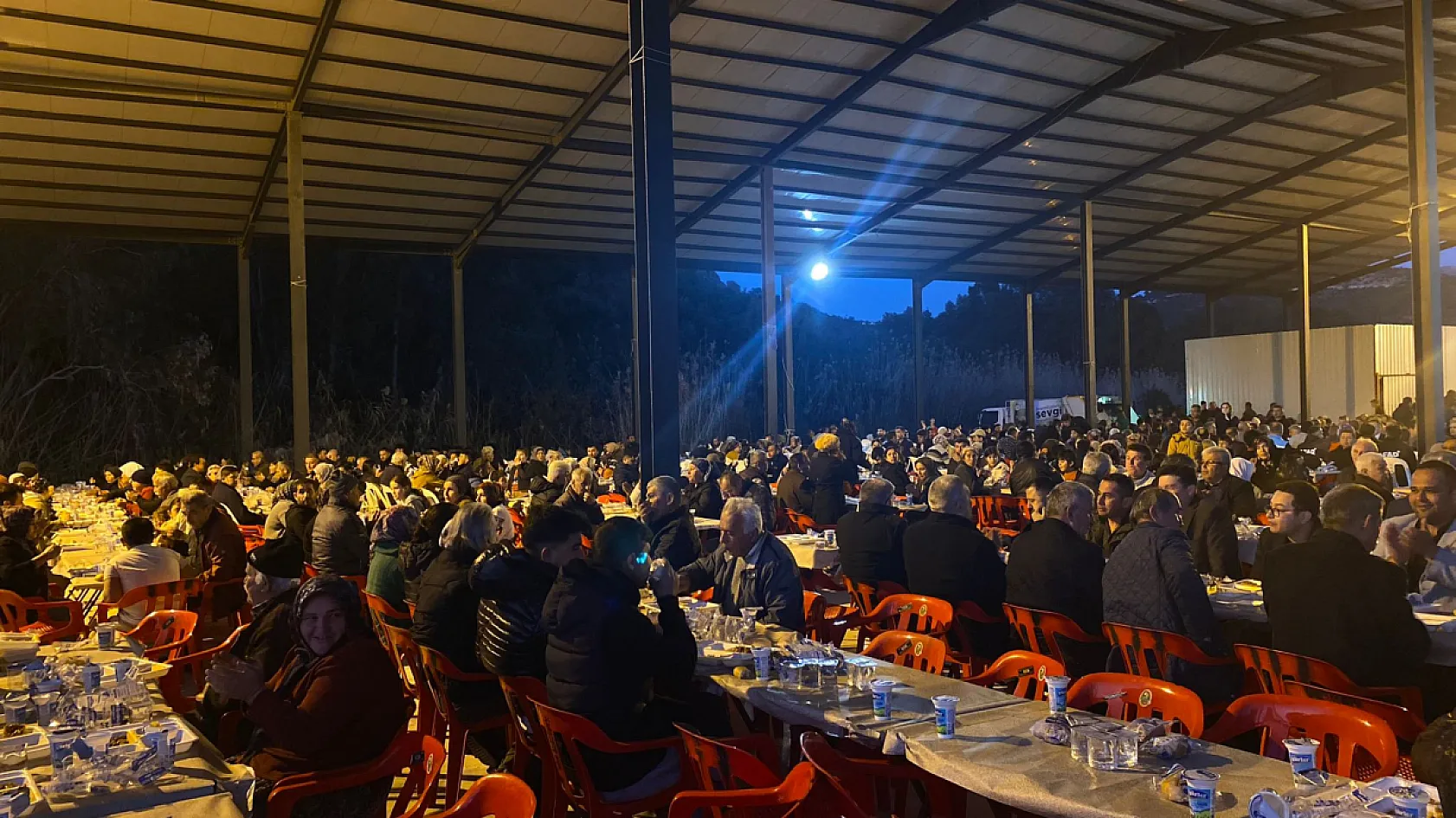 Karadere İftarında Devlet Protokolü Vatandaşlarla Buluştu