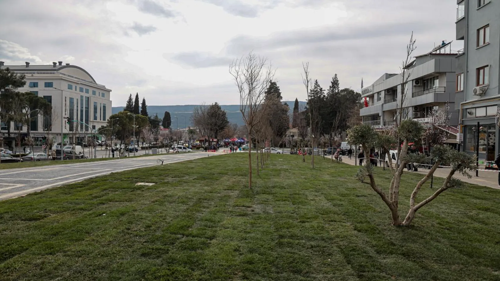 Yıkılan Orgeneral Mustafa Muğlalı İşhanı Alanında Çevre Düzenlemesi Yapıldı