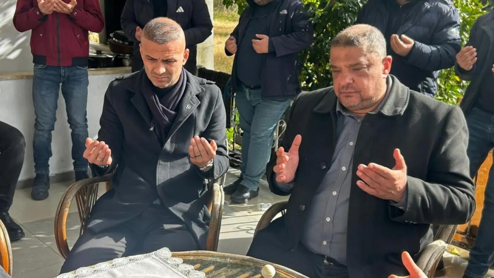 Fethiye'de merhum Cengiz Çay kabri başında anıldı, lokma hayrı yapıldı