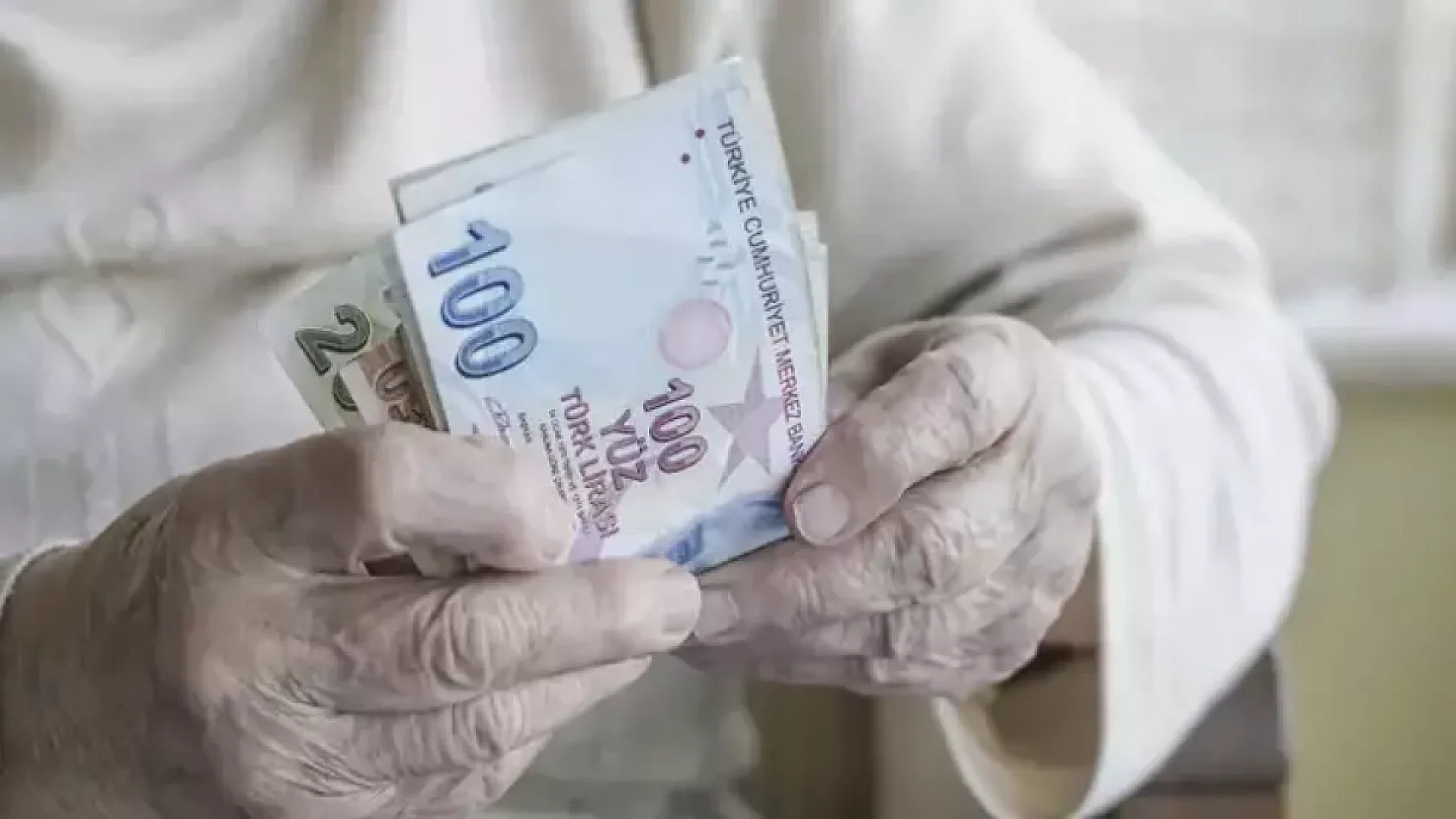 Emekli aylığı kanununa bir madde daha eklendi, 3846 TL ikramiye verilecek