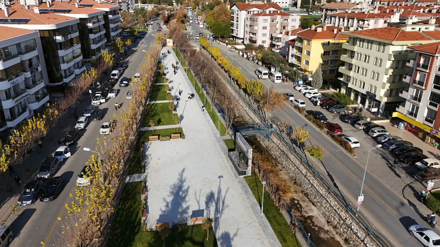 Sağlık Emekçileri Anıtı Bölgesi Yenilenen Yüzü ile Vatandaştan Tam Not Aldı 