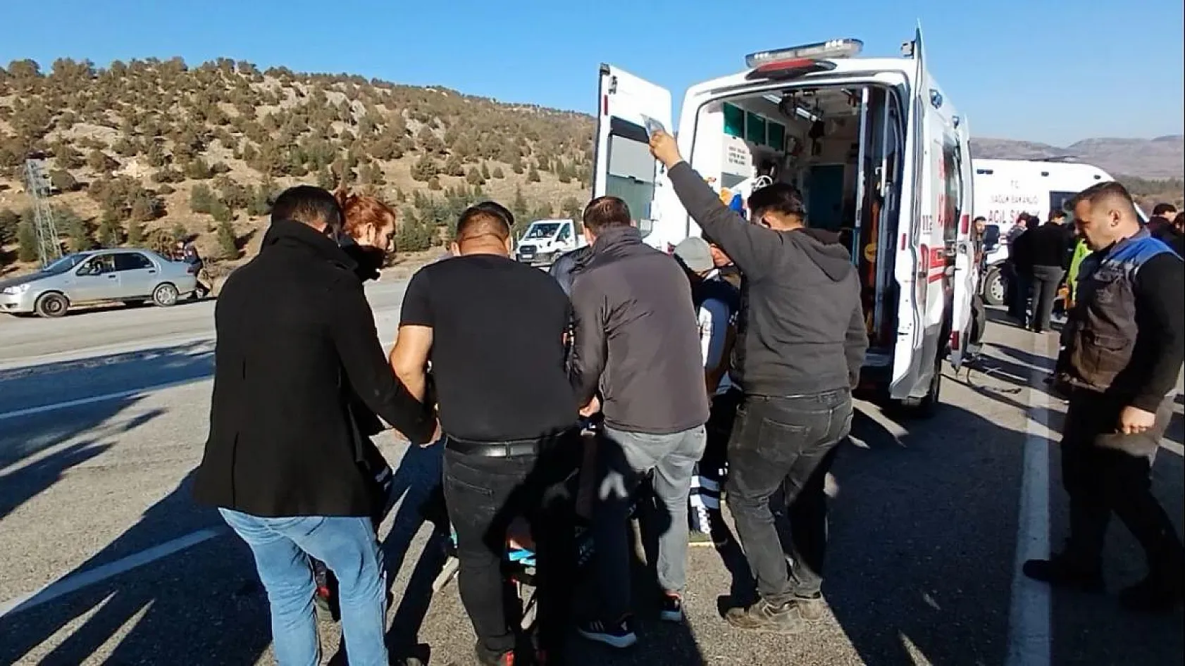 Burdur- Fethiye karayolunda 3 araç çarpıştı, 1 ölü, 5 ağır yaralı
