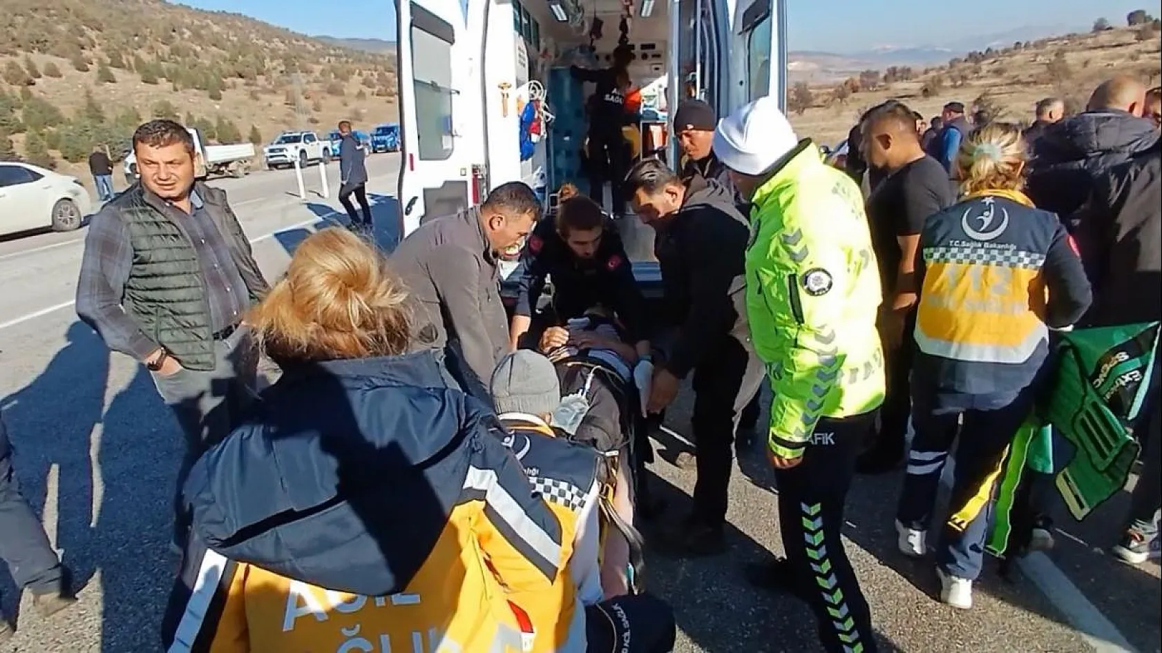 Burdur- Fethiye karayolunda 3 araç çarpıştı, 1 ölü, 5 ağır yaralı
