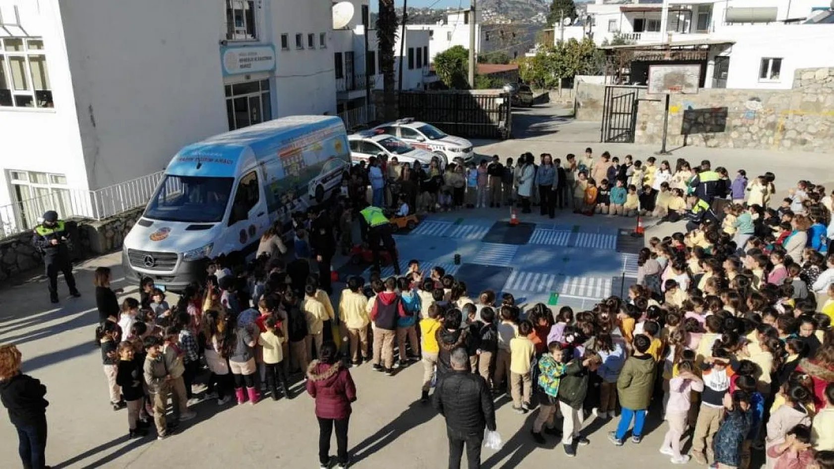 Jandarma'dan, önce kask sonra eğitim verildi