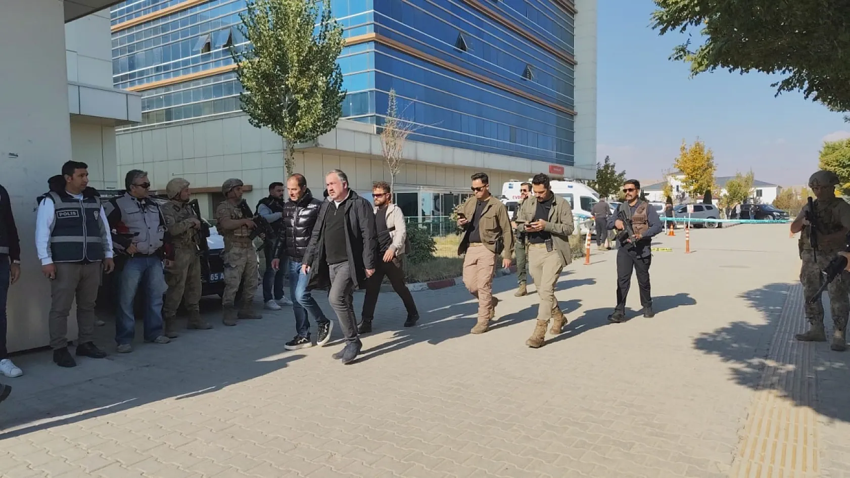 Hastanede silahlı kavga: 1 ölü, 4 yaralı