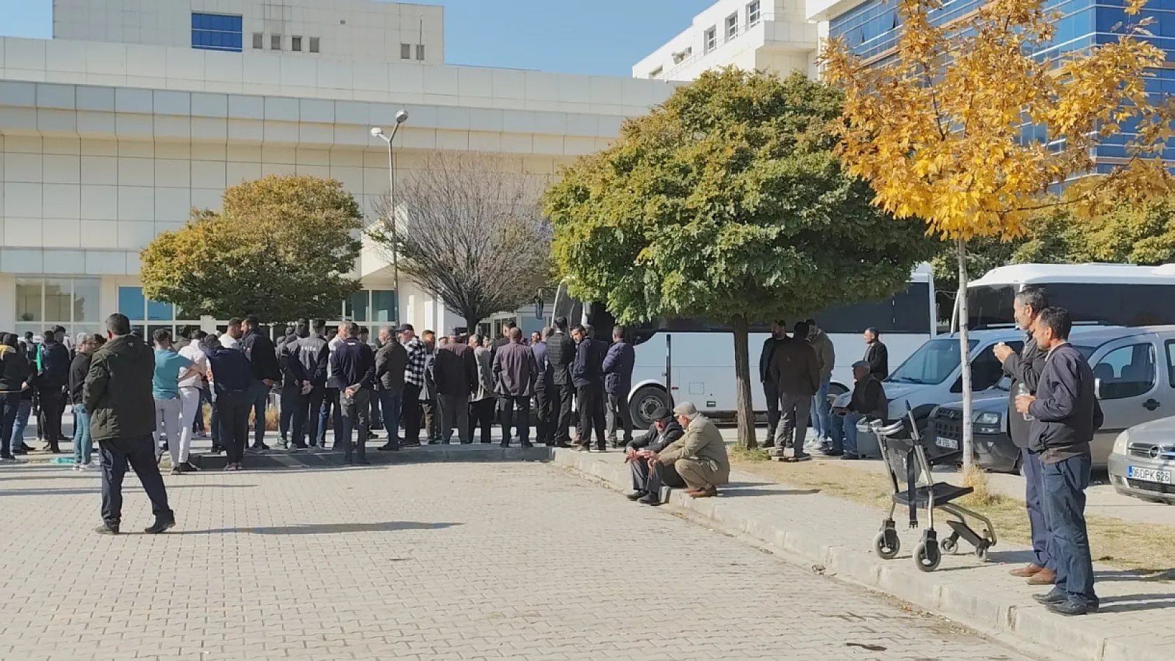 Hastanede silahlı kavga: 1 ölü, 4 yaralı