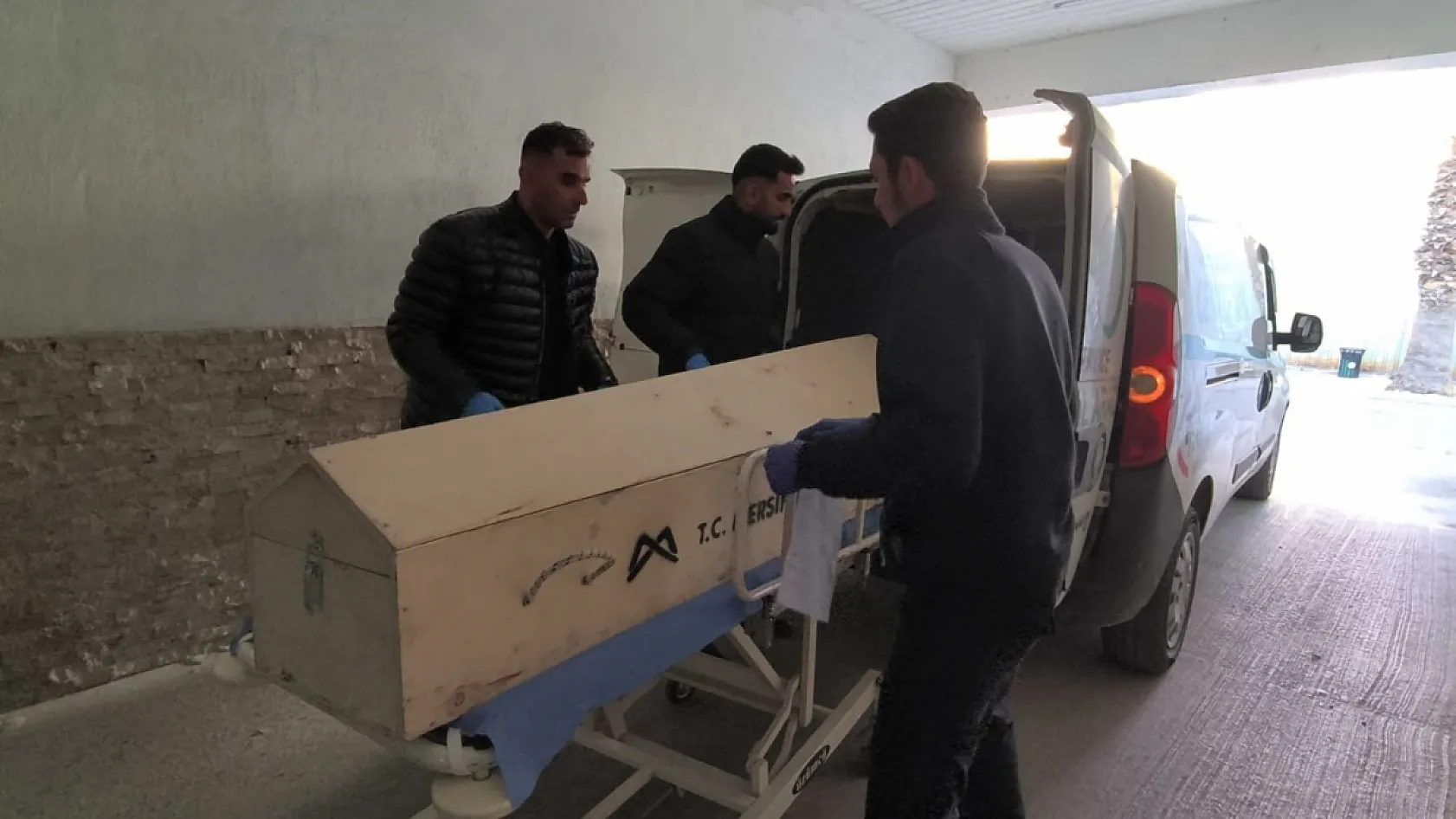 İş yerinde silahlı saldırıya uğrayan iş adamı hayatını kaybetti