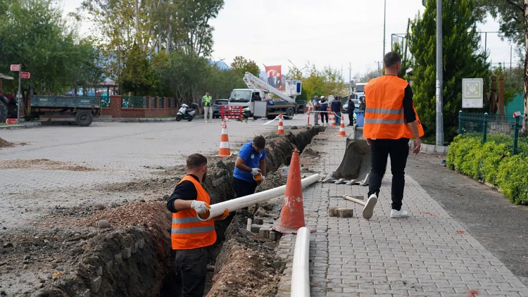 MUSKİ Köyceğiz merkezindeki içme suyu hatlarını yeniliyor