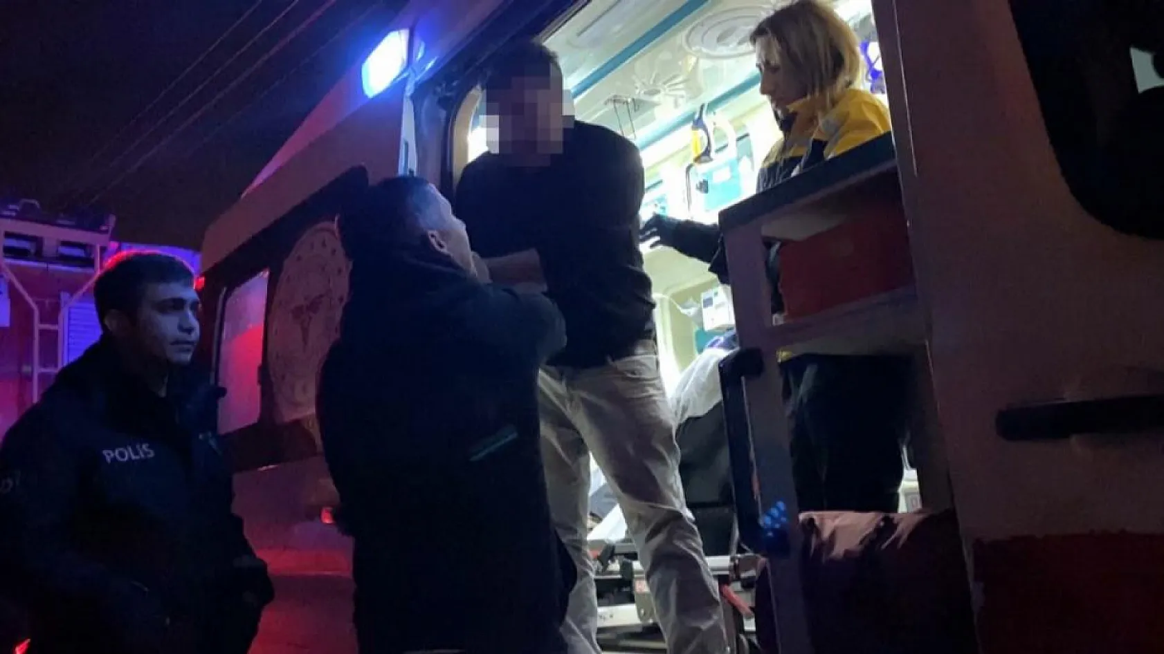 Alkollü sürücü polislerden polis istedi: 'Emniyeti arayın buraya polis ekipleri gelsin'