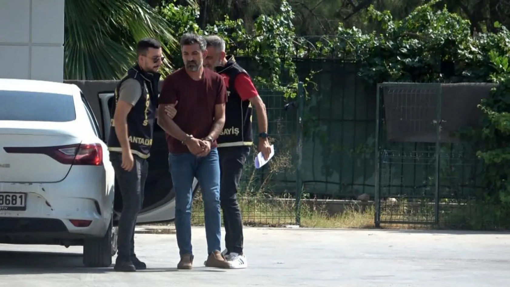 Antalya'da eski eşini eşarpla boğarak öldürmüştü, cinayeti nasıl işlediğini anlattı