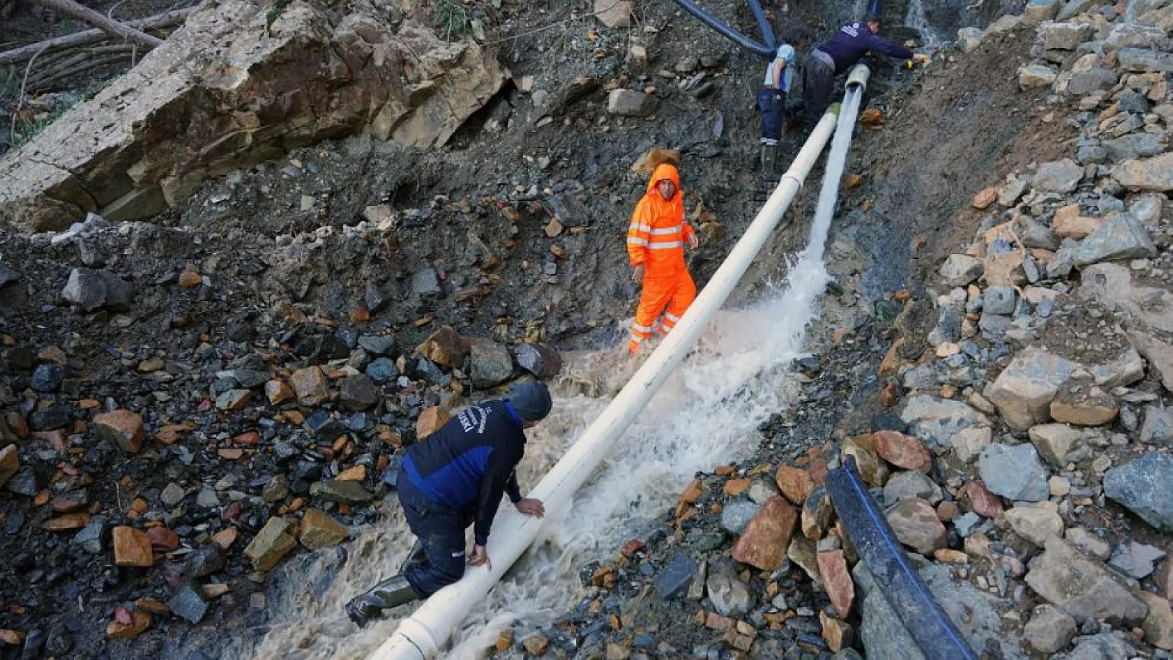 MUSKİ, Köyceğiz'de Toprak Kaymasıyla Zarar Gören İsale Hattını Yeniledi