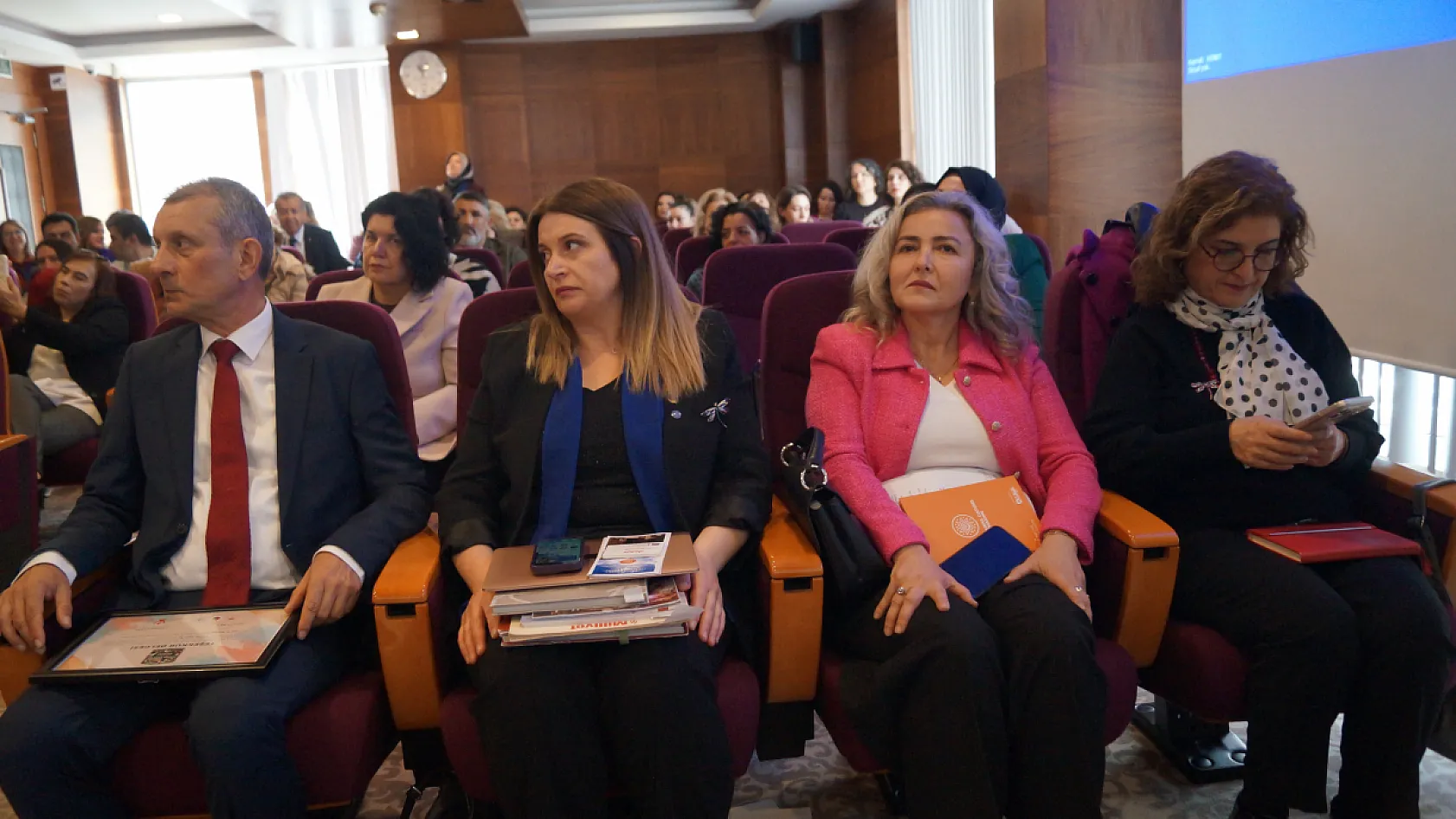 Fethiye'de 'Tarımda Kadın Eli Eğitim ve Çalıştayı' yoğun katılımla başladı