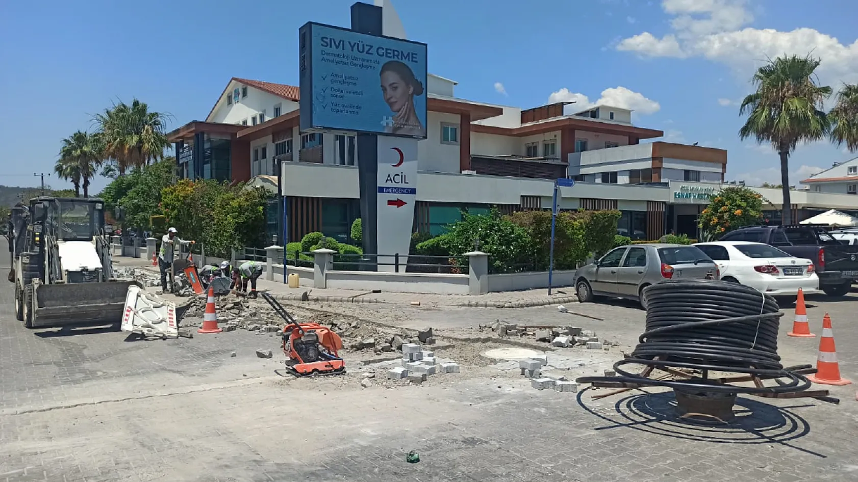 Fethiye Sadi Pekin Caddesi'nde fiber altyapı çalışması başladı