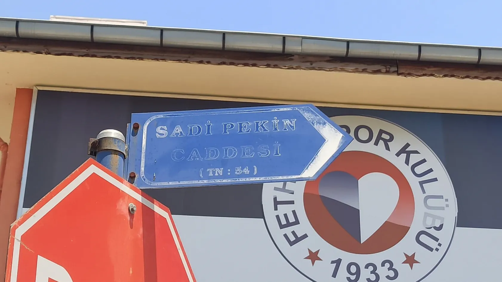Fethiye Sadi Pekin Caddesi'nde fiber altyapı çalışması başladı