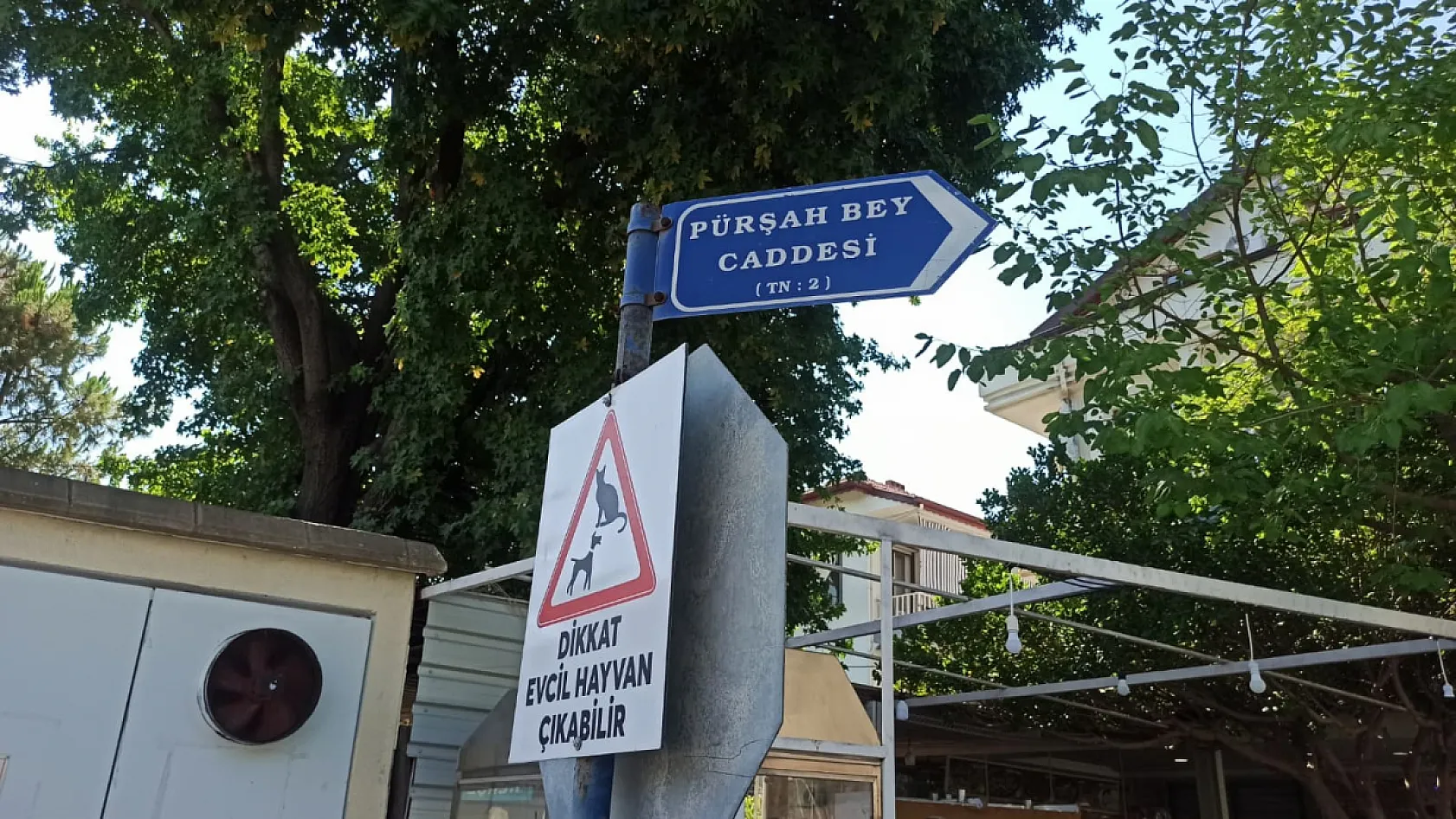 Fethiye'de fiber altyapı çalışması: Pürşah Bey Caddesi'nin bir bölümü trafiğe kapatıldı