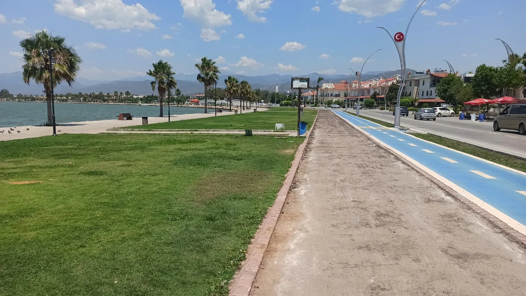 Fethiye'de sıcak hava 3. Etap Sahil Bandı'nı boş bıraktı