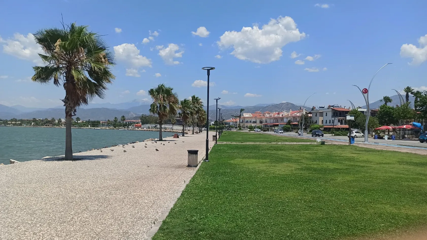 Fethiye'de sıcak hava 3. Etap Sahil Bandı'nı boş bıraktı