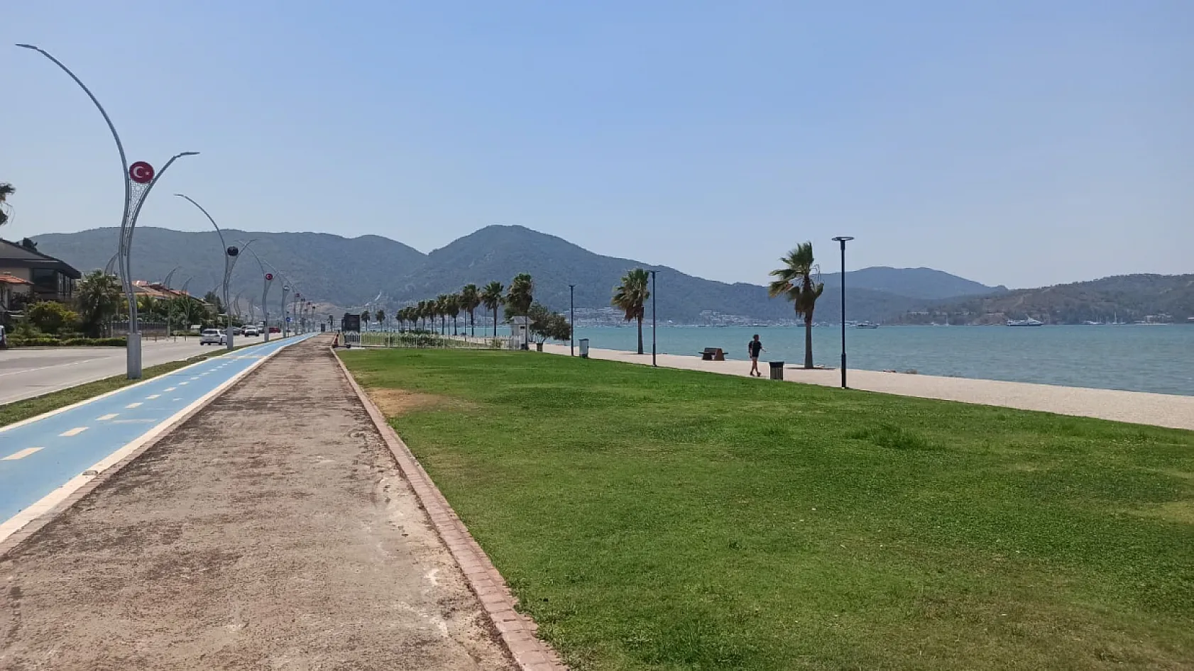 Fethiye'de sıcak hava 3. Etap Sahil Bandı'nı boş bıraktı