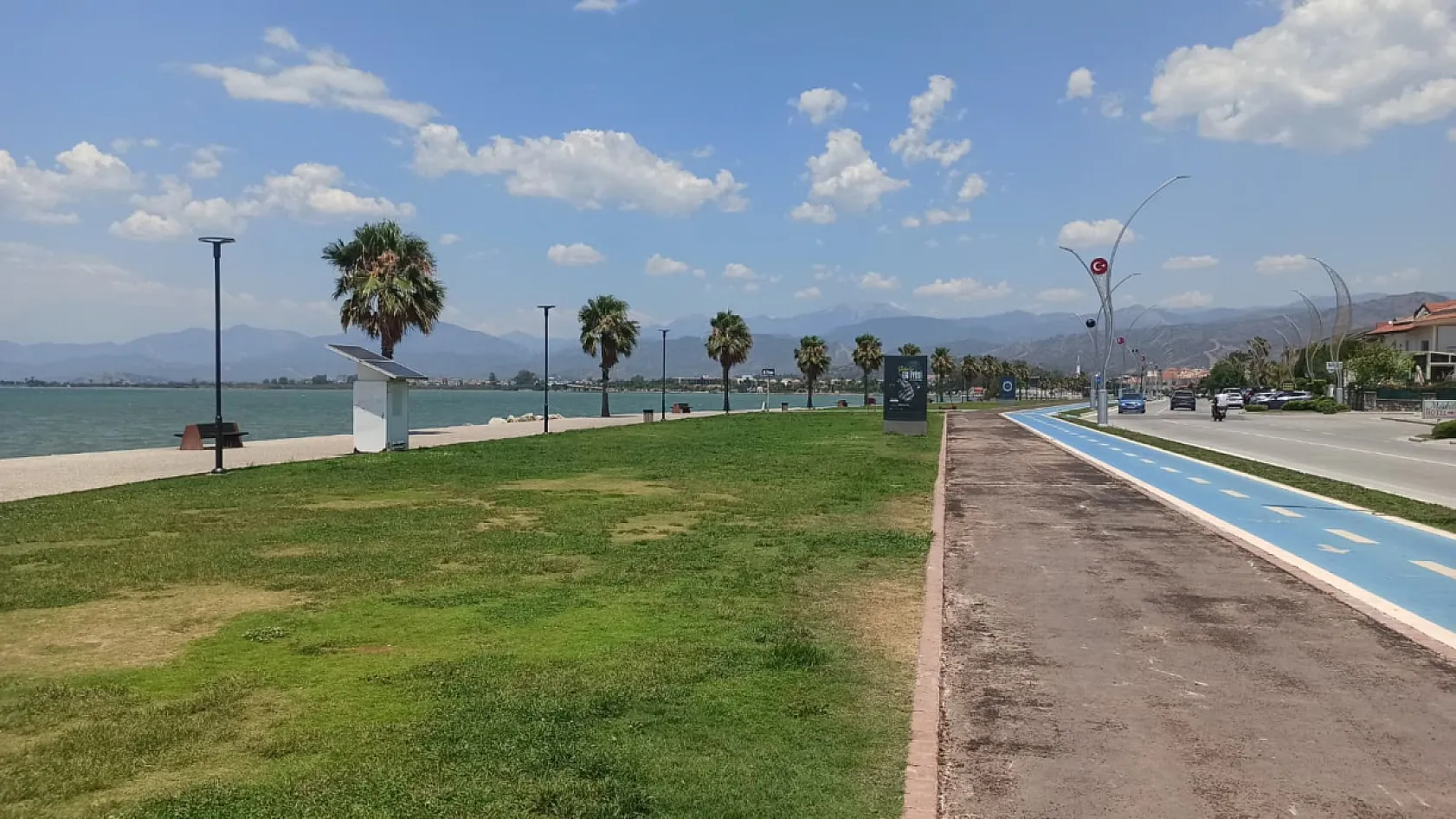 Fethiye'de sıcak hava 3. Etap Sahil Bandı'nı boş bıraktı