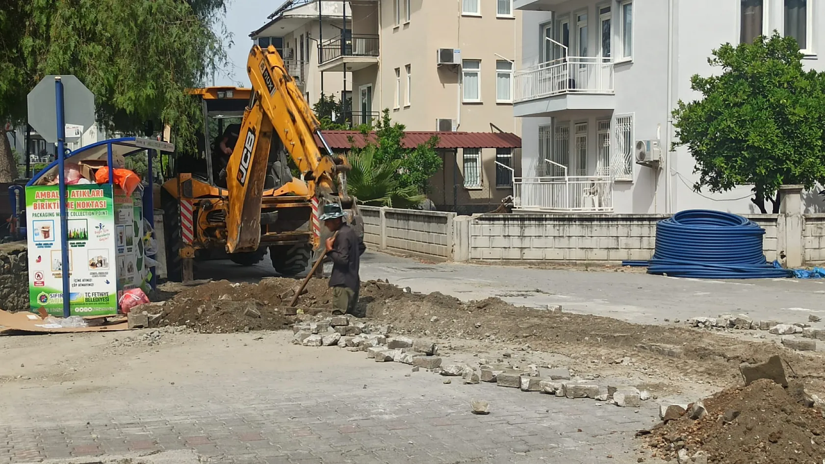 Fethiye'de Tuzla Mahallesi'nde Telekom altyapı çalışmaları sürüyor