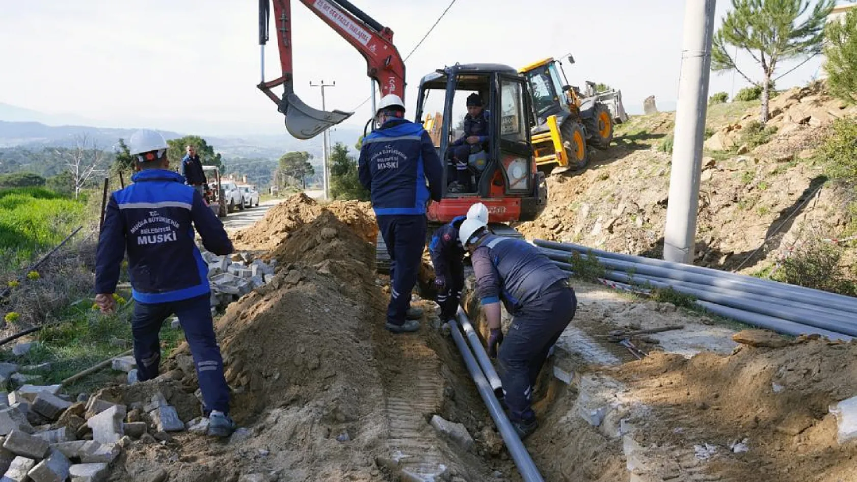 Kavaklıdere Çamlıyurt Mahallesi'nde içme suyu iletim hattı yenilendi