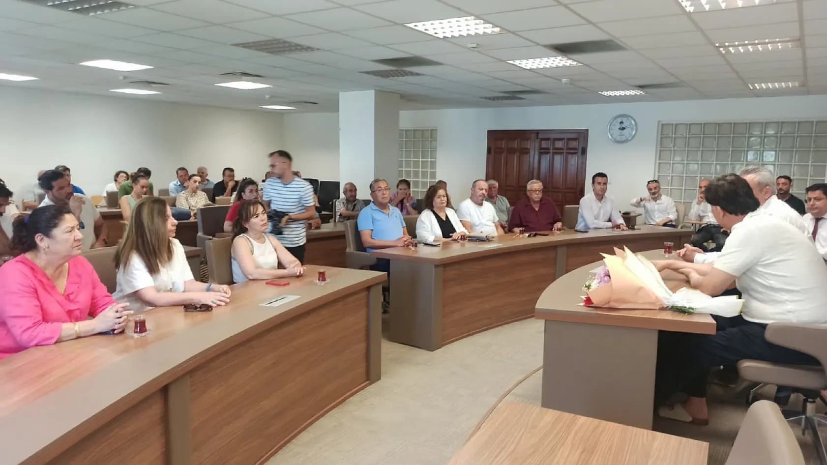 Makam odasına sığmayan buluşma: Göreve dönen Başkan Karaca'yı CHP İlçe Heyeti ziyaret etti