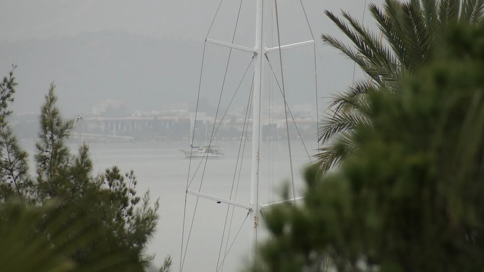 Fethiye'de Afrika Tozu Alarmı! Sahra Kaynaklı Toz Taşınımı Çamur Yağışına Neden Oldu