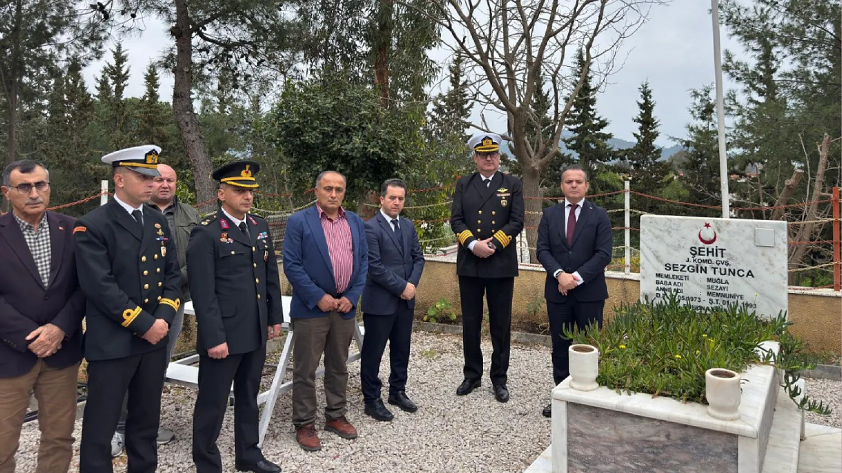 Şehitler Fethiye'de kabirleri başında anıldı