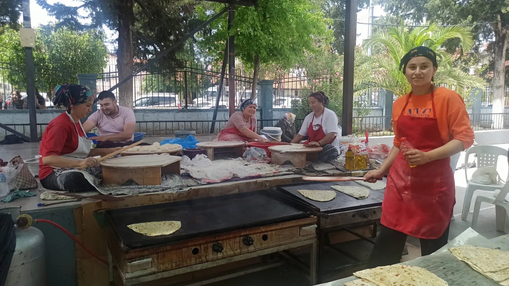 Fethiye Gazi Ortaokulu'nda okul yararına Kermes düzenlendi