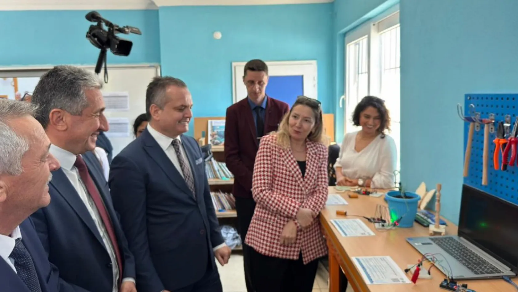 'Göcek'te Maviyi Kodluyoruz' Projesi İle Çevre Eğitimleri Teknolojiyle Buluştu