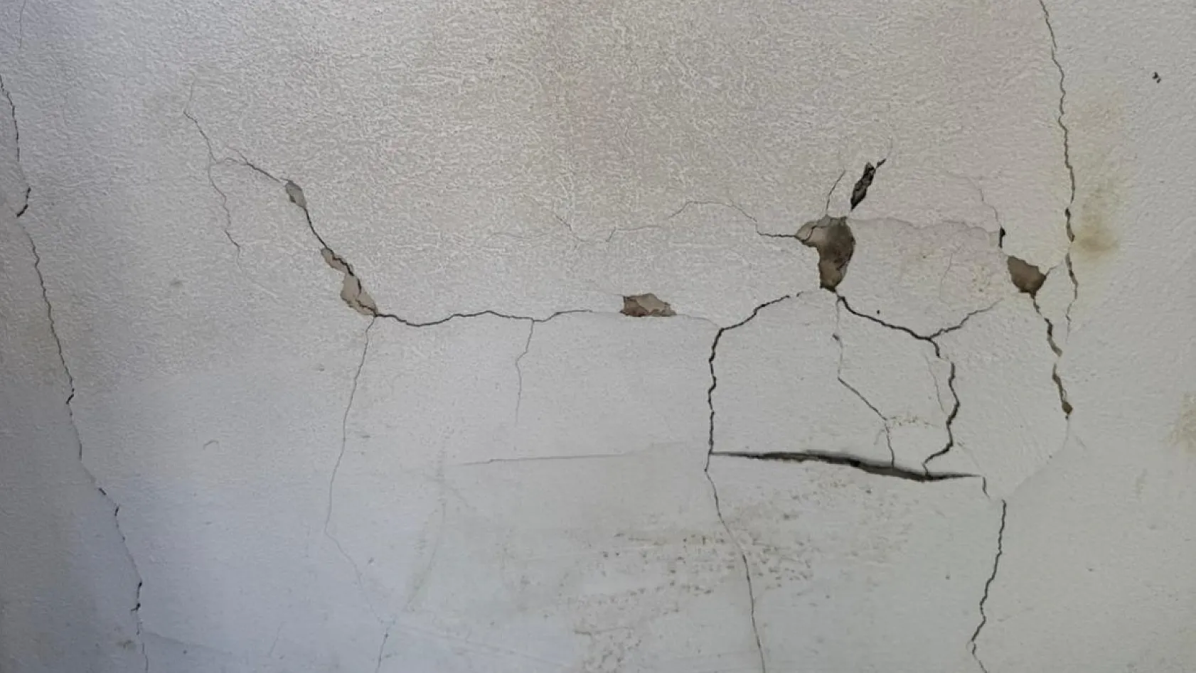 Akmaz Halk Plajında Vandalizm