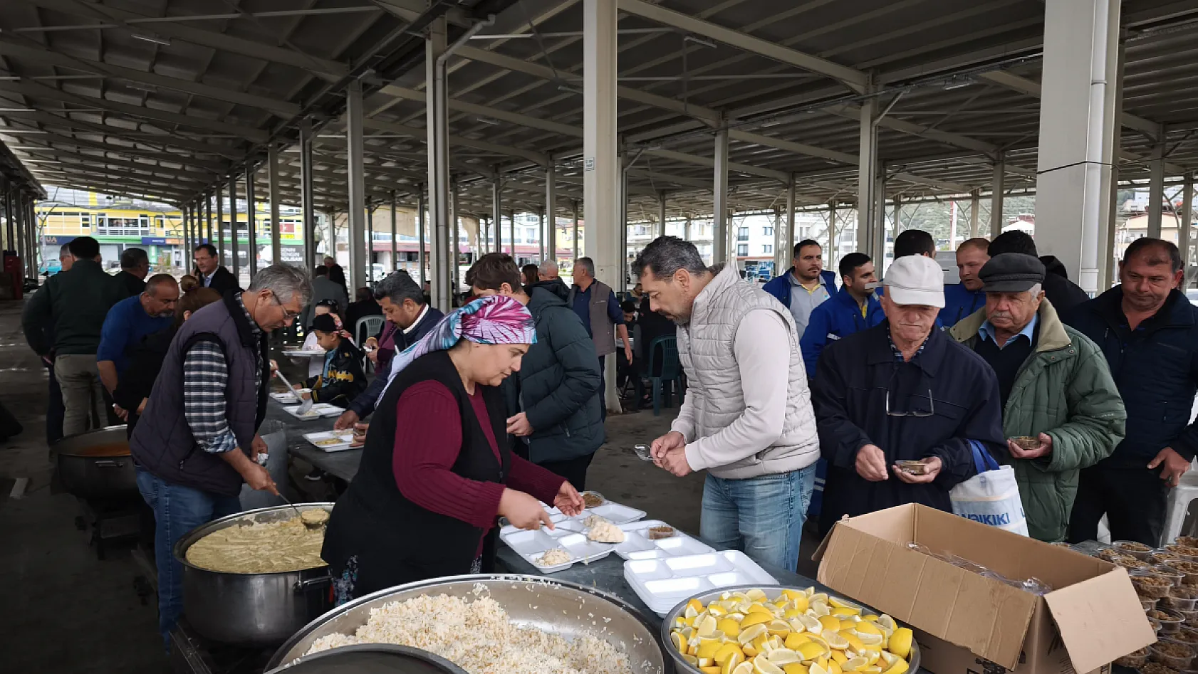 Fethiye'de merhum öğretmen Şekip Başkaya için 52 yemeği hayrı düzenlendi