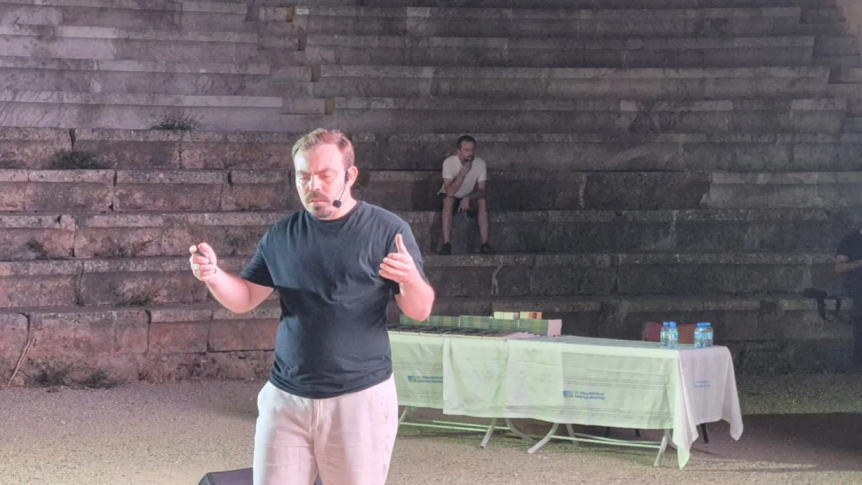 Ertuğrul Sertbaş'ın 'Kıvılcımdan Aleve' Gösterisi Fethiye'de Büyük İlgi Gördü