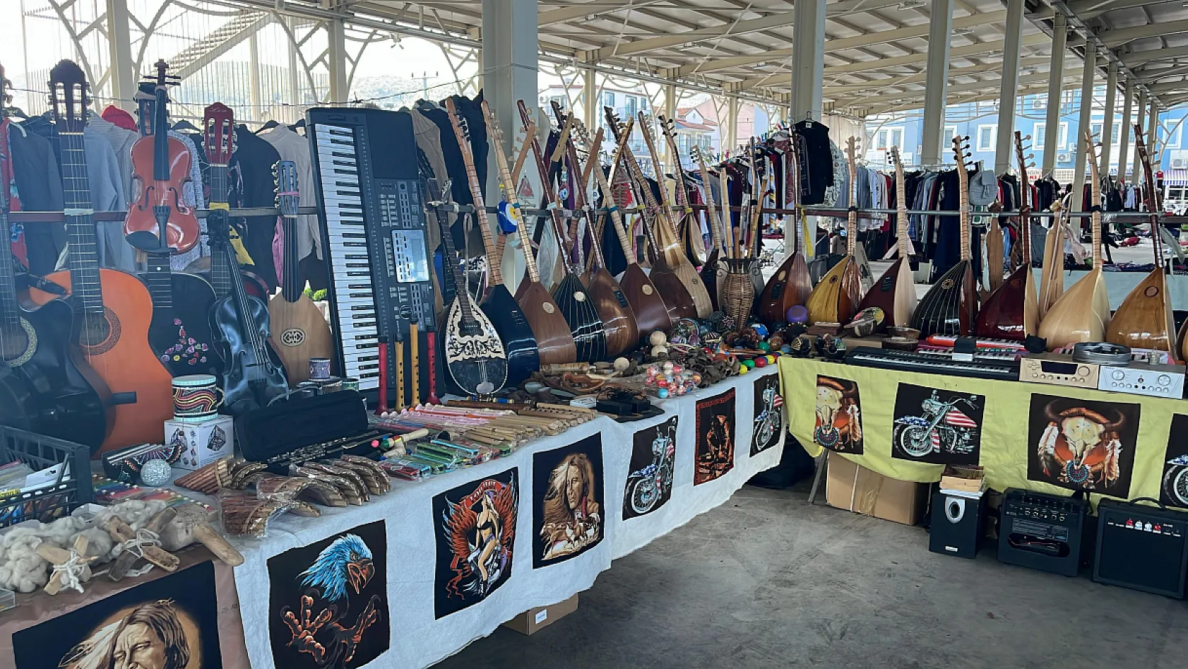 Fethiye'de uygun fiyatlı ikinci el müzik aletleri ilgi görüyor