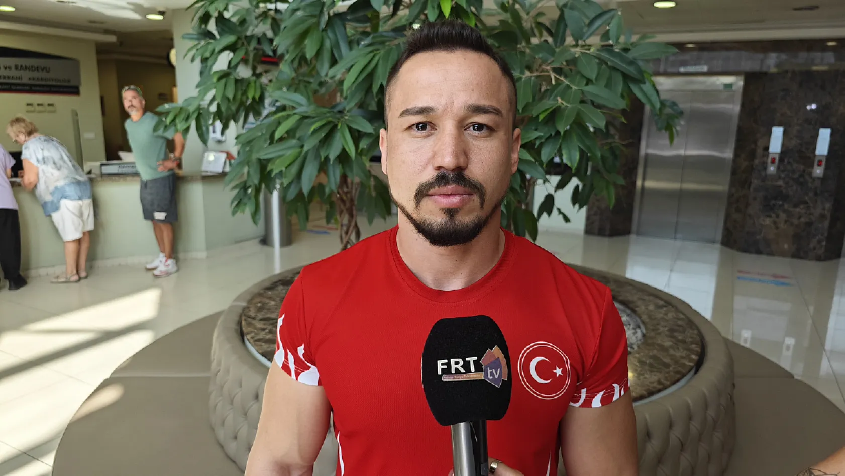 Özel Lokman Hekim Esnaf Hastanesi Şampiyon Boksör Kubilay Alcu'nun Sağlık Kontrolüne Sponsor Oldu
