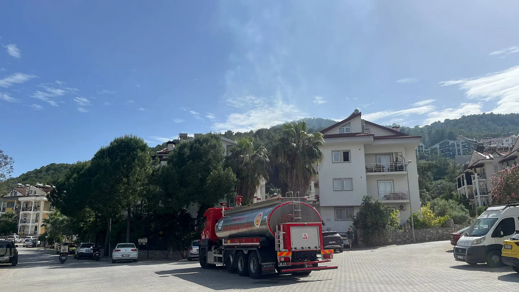Son dakika! Fethiye'de orman yangınına havadan ve karadan müdahale
