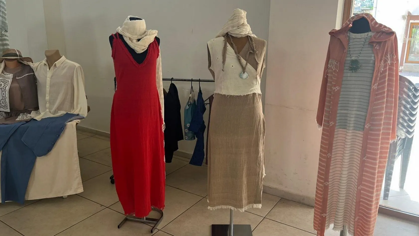 Fethiye'de dastar sergisi: Kadın emeği geleneksel dokumayı yaşatıyor
