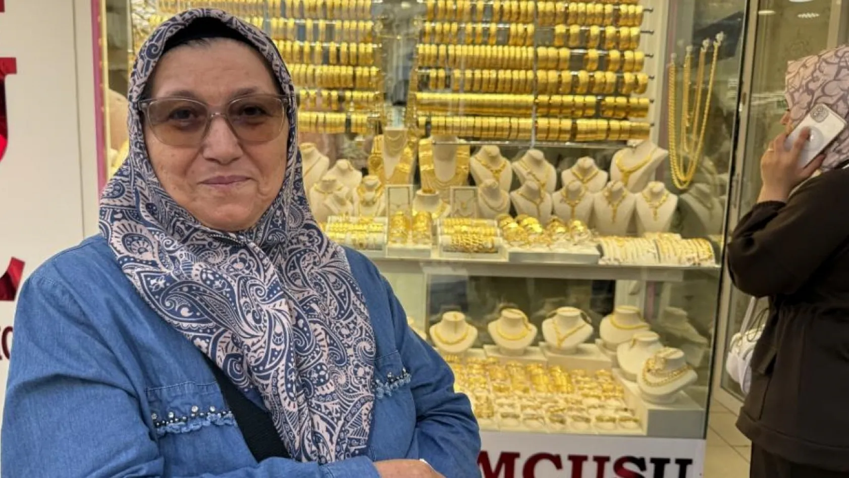 1 milyon 300 bin lira dolandırılmaktan kuyumcunun dikkati sayesinde kurtuldu