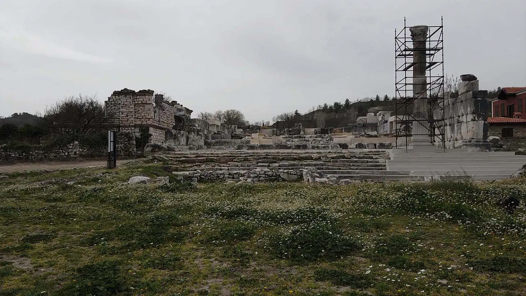 Stratonikeia'nın meclis binası Geleceğe Miras projesiyle ayağa kaldırılıyor