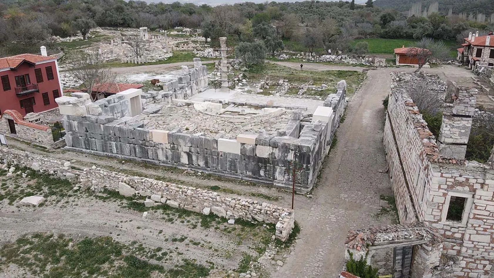 Stratonikeia'nın meclis binası Geleceğe Miras projesiyle ayağa kaldırılıyor