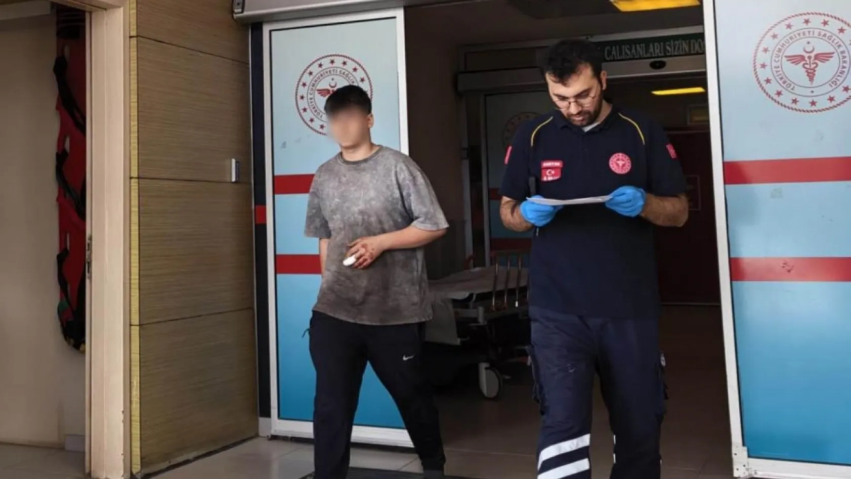 16 Yaşındaki gencin parmağı koptu